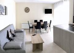Apartment totally renoved with 2 double bedrooms and private parking.