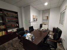 Oficina - Despacho con ascensor Badajoz Ref. 84066739 - Indomio.es