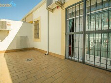 Venta Casa adosada en de la Jacaranda Badajoz. Con terraza 117 m²
