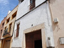 Venta Casa rústica en Carrer Salvador Vidal Ulldecona. A reformar 411 m²