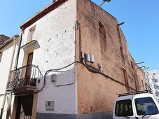 Venta Casa rústica en Carrer Santa Teresa Ulldecona. A reformar 235 m²