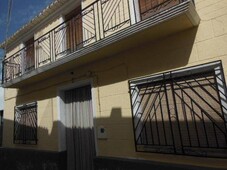 Venta Chalet en Calle Huertos Villamena. Con terraza 198 m²
