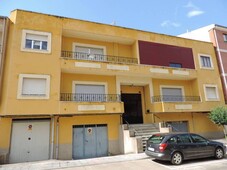 Venta Piso Ciudad Rodrigo. Piso de tres habitaciones en Calle FEDERICO GARCIA LORCA 10. Buen estado primera planta con terraza