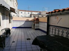 Venta Piso Ciudad Rodrigo. Piso de tres habitaciones en Calle FELIPE II 10. Buen estado primera planta con terraza