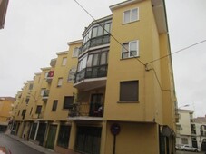 Venta Piso Ciudad Rodrigo. Piso de tres habitaciones en Calle REBOLLAR. Buen estado tercera planta con terraza