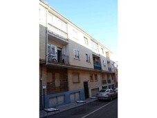 Venta Piso Ciudad Rodrigo. Piso de tres habitaciones en Calle SANTIAGO VEGAS ARRANZ 5. A reformar primera planta con balcón