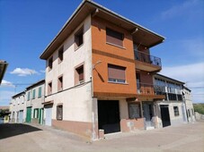 Venta Piso Fuenteguinaldo. Piso de tres habitaciones en Calle SANTA ANA 17. Buen estado primera planta con terraza