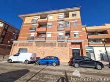 Venta Piso La Carolina. Piso de tres habitaciones en Avenida de la Ilustración. Buen estado tercera planta con terraza