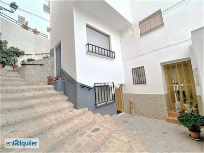 Alquiler casa con 2 baños Sierro