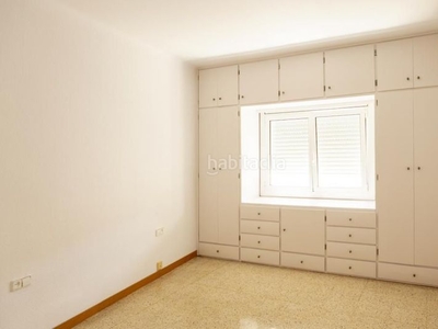Alquiler piso con 3 habitaciones con calefacción y aire acondicionado en Badalona