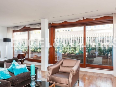 Alquiler piso de lujo con terraza en la milla de oro en Madrid