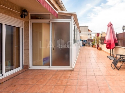 Ático con 3 habitaciones con ascensor y calefacción en Sant Boi de Llobregat