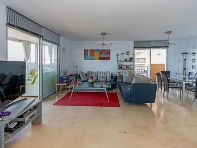Ático con 5 habitaciones con ascensor, piscina, calefacción, aire acondicionado y vistas al mar en Fuengirola