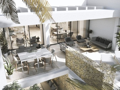 Ático nuevo proyecto de exclusivos apartamentos y áticos a 500 m de la playa en la nueva milla de oro, . en Estepona