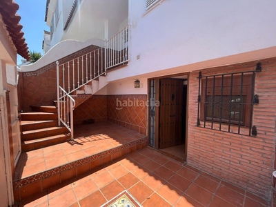 Casa adosada con 3 habitaciones con aire acondicionado en Mairena del Aljarafe