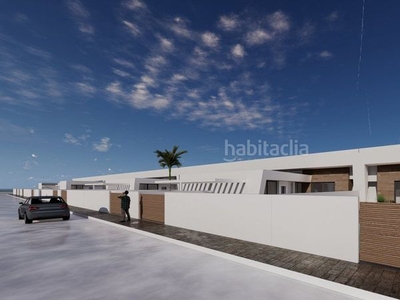 Casa bungalow con 3 dormitorios, 2 baños, parking y piscina privada en Roldán, murcia en Torre - Pacheco