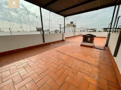 Casa con 3 habitaciones con aire acondicionado en Coria del Río