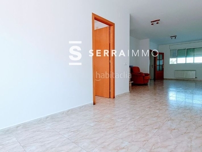 Casa con 4 habitaciones con parking, calefacción, aire acondicionado y jardín en Sant Cugat Sesgarrigues