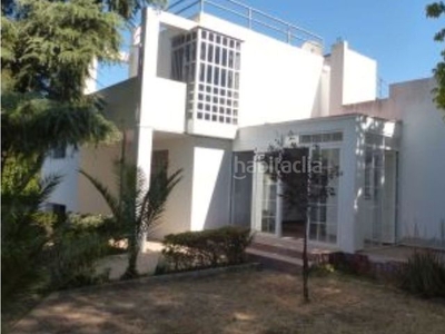 Casa con 4 habitaciones con parking y piscina en Valencina de la Concepción