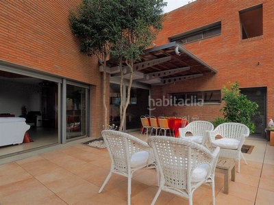 Casa con 5 habitaciones con parking, piscina, calefacción y aire acondicionado en Barcelona
