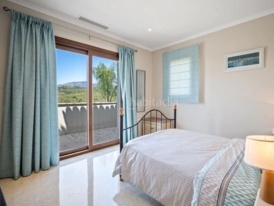 Casa con 6 habitaciones con parking, piscina, calefacción, aire acondicionado y vistas al mar en Marbella