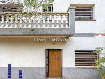 Casa en carrer de peixos casa con 5 habitaciones con parking, calefacción y vistas a la montaña en Olivella