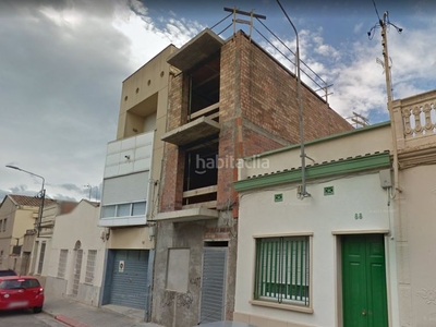 Casa en construcción en el pintoresco barrio de gracia en Sabadell