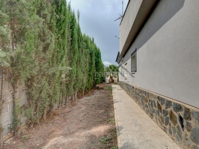 Casa new home inmobiliaria presenta este chalet exclusivo en una sola planta en Olocau