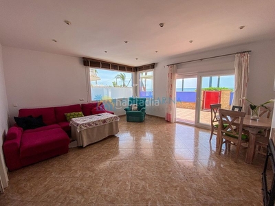 Casa pareada chalet con acceso directo al paseo marítimo en Torrox