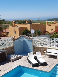 Casa pareada con 3 habitaciones amueblada con parking, piscina, calefacción y vistas al mar en Torre del Mar