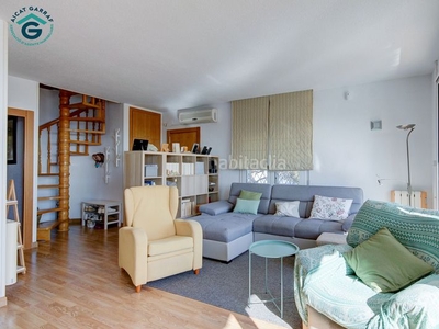 Dúplex con 3 habitaciones con parking, calefacción, aire acondicionado y vistas al mar en Sitges