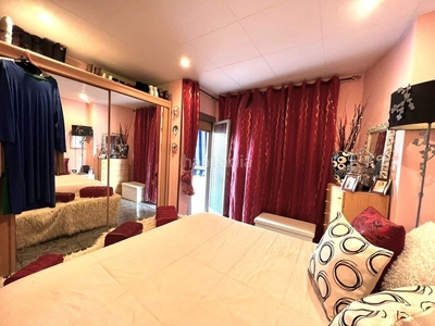Piso con 2 habitaciones amueblado con aire acondicionado en Badalona