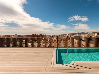 Piso con 2 habitaciones con ascensor, parking, calefacción y aire acondicionado en Cornellà de Llobregat
