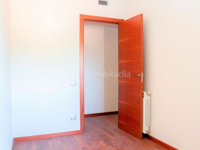 Piso con 2 habitaciones con ascensor y piscina en Lleida