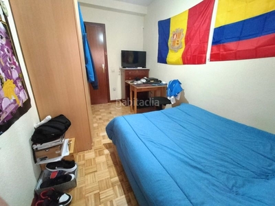 Piso con 3 habitaciones amueblado con ascensor en Getafe