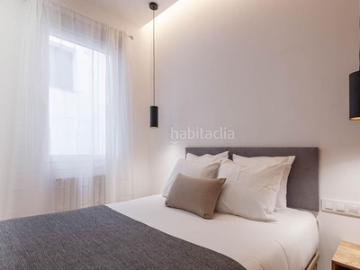 Piso con 3 habitaciones amueblado con calefacción y aire acondicionado en Madrid