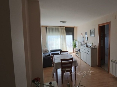 Piso con 3 habitaciones con ascensor y calefacción en Moià