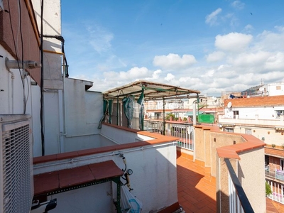 Piso con 4 habitaciones amueblado con ascensor, calefacción y aire acondicionado en Hospitalet de Llobregat (L´)