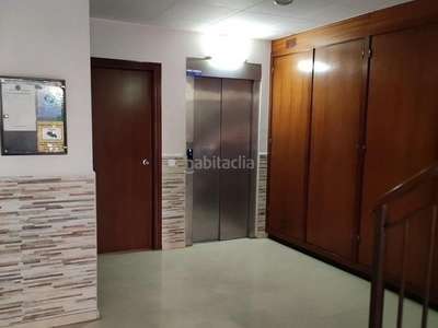 Piso con 4 habitaciones con ascensor en Martorell