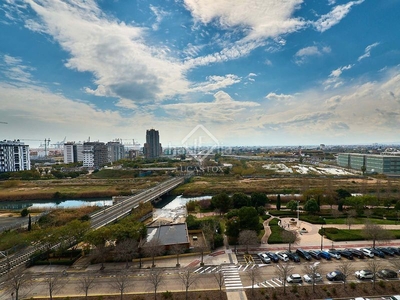 Piso de 3 dormitorios con plaza de garaje y trastero en venta en ciudad de las ciencias, en Valencia