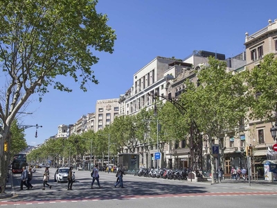 Piso de lujo con reforma en curso y acabados de alta calidad en l’eixample derecho en Barcelona
