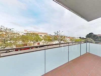 Piso en calle pi i margall 16 piso con 2 habitaciones con ascensor, parking y jardín en Tarragona