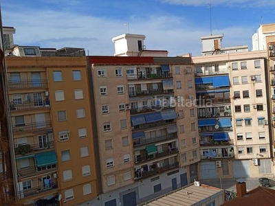 Piso en calle pianista amparo iturbi 47 piso con 3 habitaciones amueblado con ascensor y aire acondicionado en Valencia