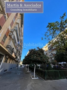 Piso en niña de la alfalfa 4 piso con 3 habitaciones con ascensor en Sevilla