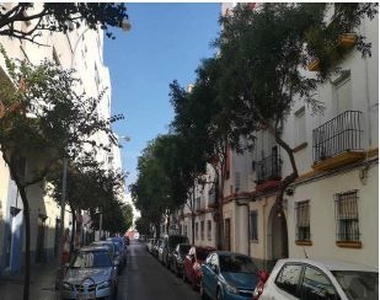 Piso en venta en Cádiz de 59 m²