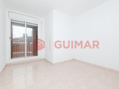 Piso magnífico piso en venta con balcón en Centre-Can Nadal Sant Feliu de Llobregat