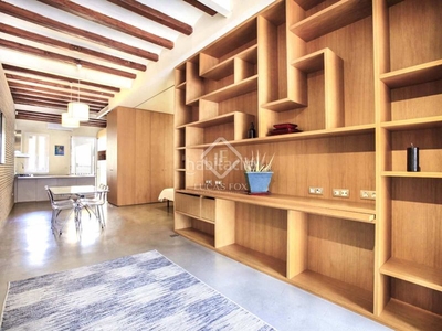 Piso propiedad con dos dormitorios y terraza de uso privado ubicada cerca de la rambla del Poblenou en Barcelona
