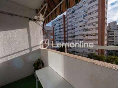 Piso soleado con balcón en Can Cuiàs Montcada i Reixac