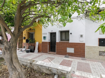 Venta de casa con terraza en Chana (Granada), La Chana
