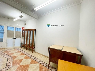 Venta de casa con terraza en Ubrique, AYUNTAMIENTO